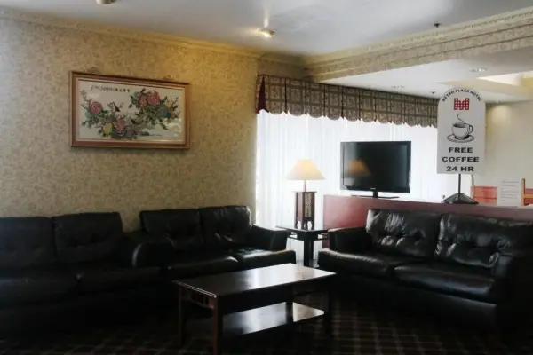 Metro Plaza Hotel 9
