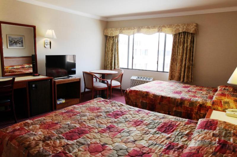 Standard Queen Room with Two Queen Beds